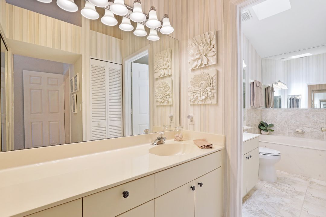 290 Emerald Bay Cir #L-2, Naples, FL 34110