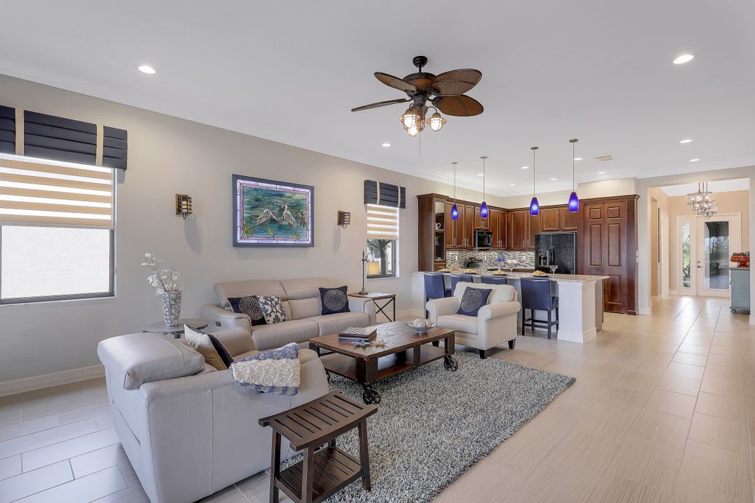 3370 Baltic Dr, Naples, FL 34119