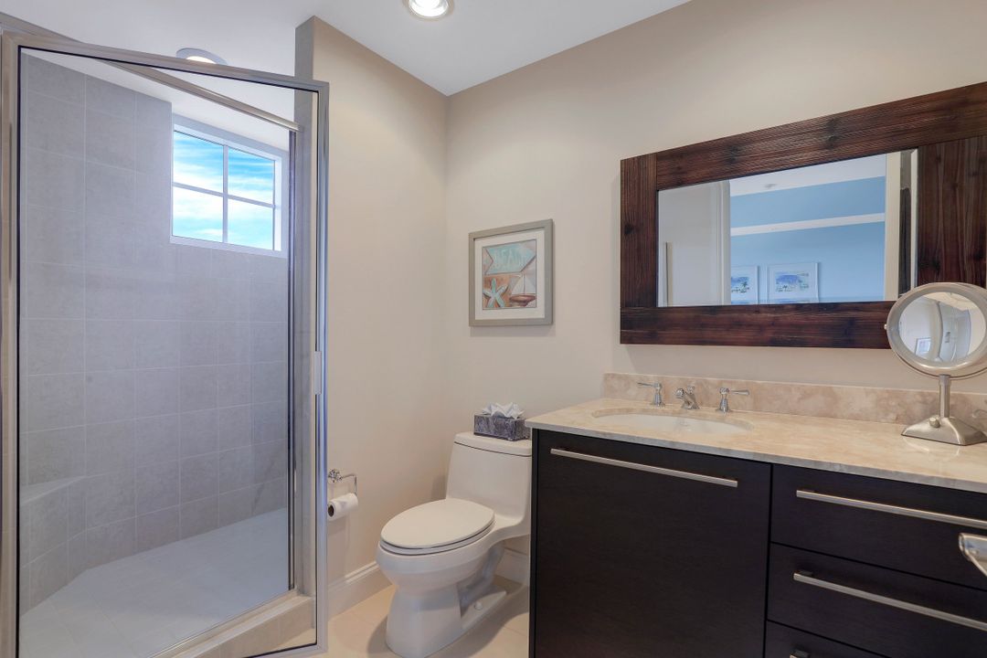 13675 Vanderbilt Dr #610, Naples, FL 34110