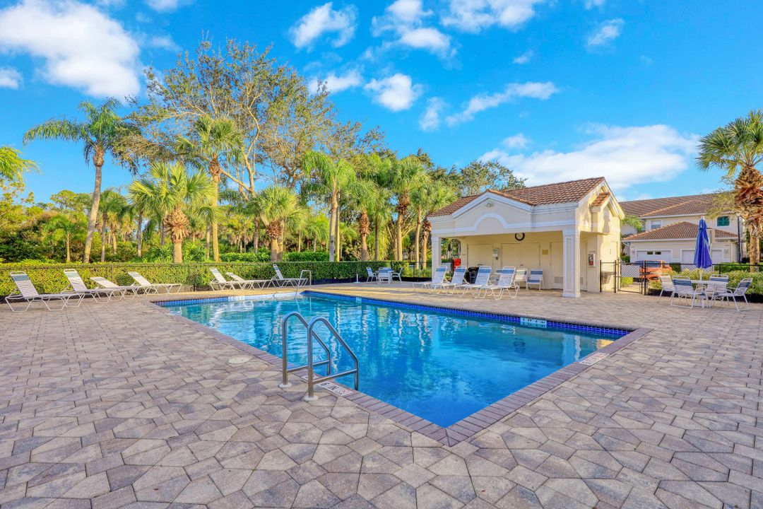 5650 Northboro Dr #101, Naples, FL 34110