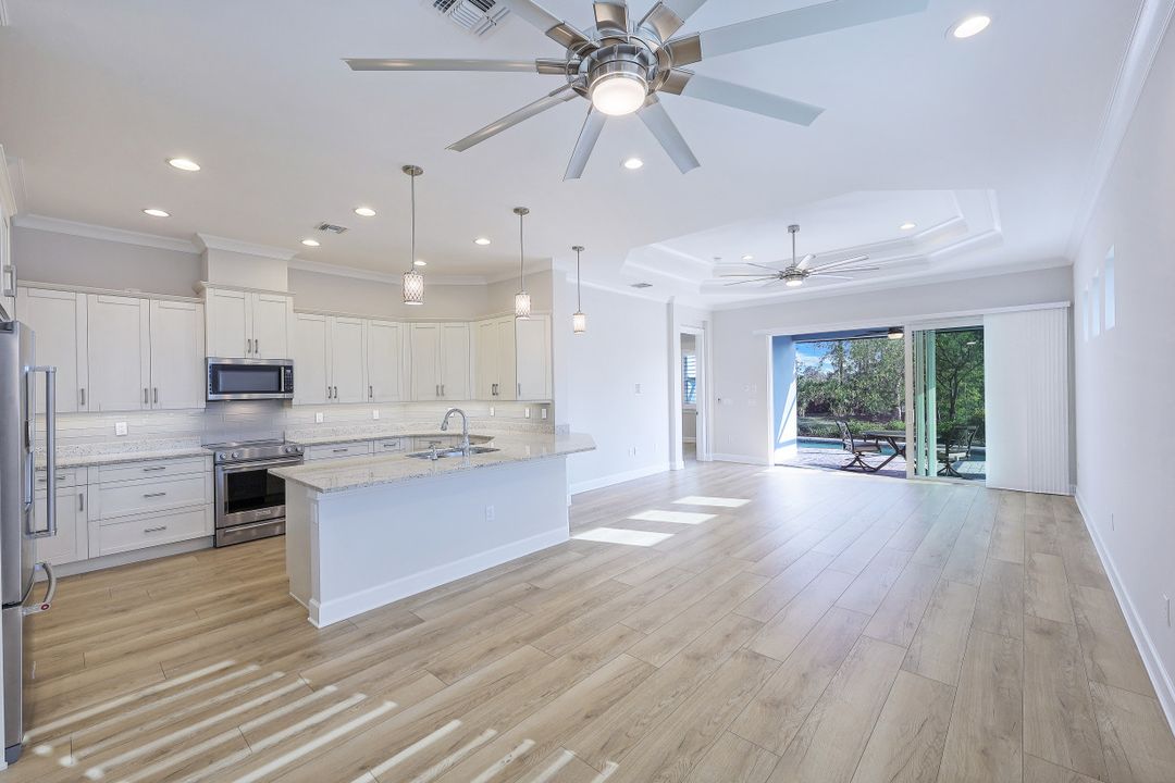 7007 Dominica Dr, Naples, FL 34113