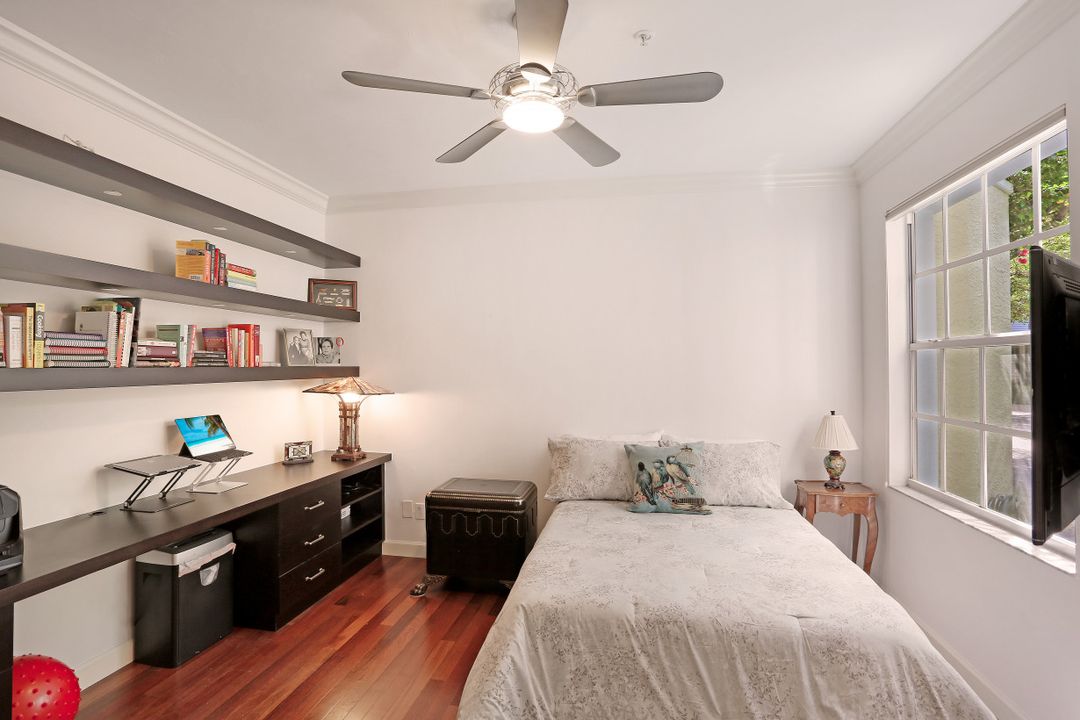 3725 Rachel Ln, Naples, FL 34103