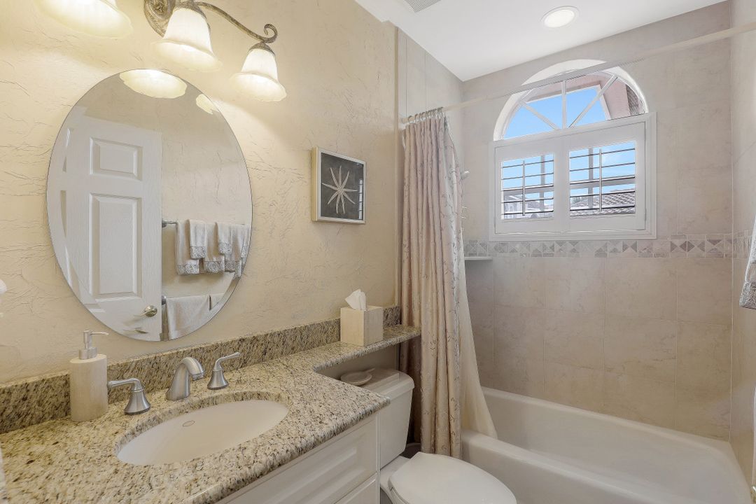 8453 Abbington Cir #821, Naples, FL 34108