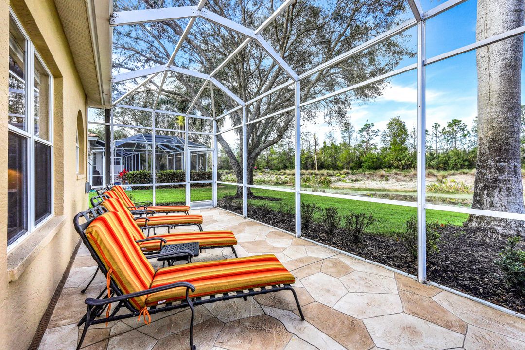 8755 Naples Heritage Dr, Naples, FL 34112