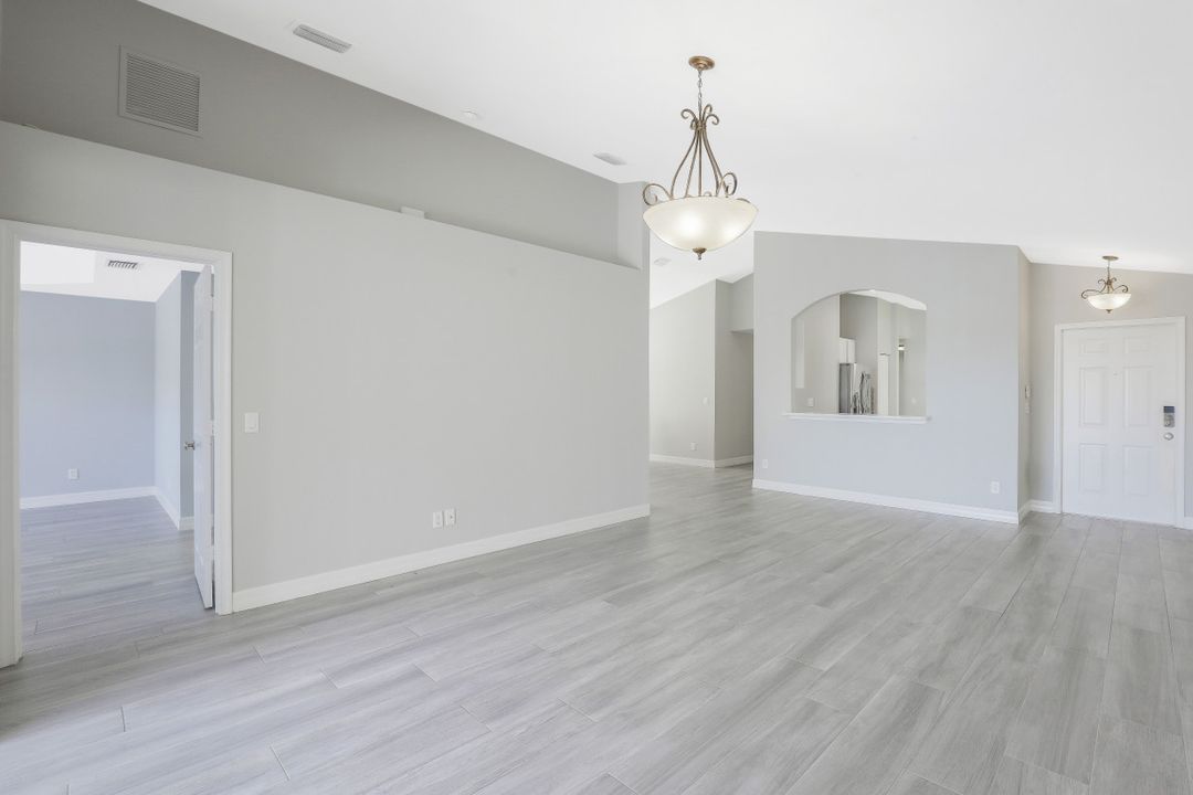 1622 Triangle Palm Terrace, Naples, FL 34119
