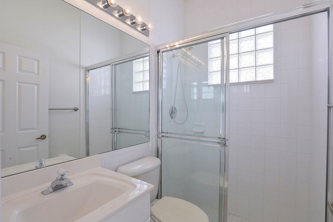 995 Chesapeake Bay Ct, Naples, FL 34120