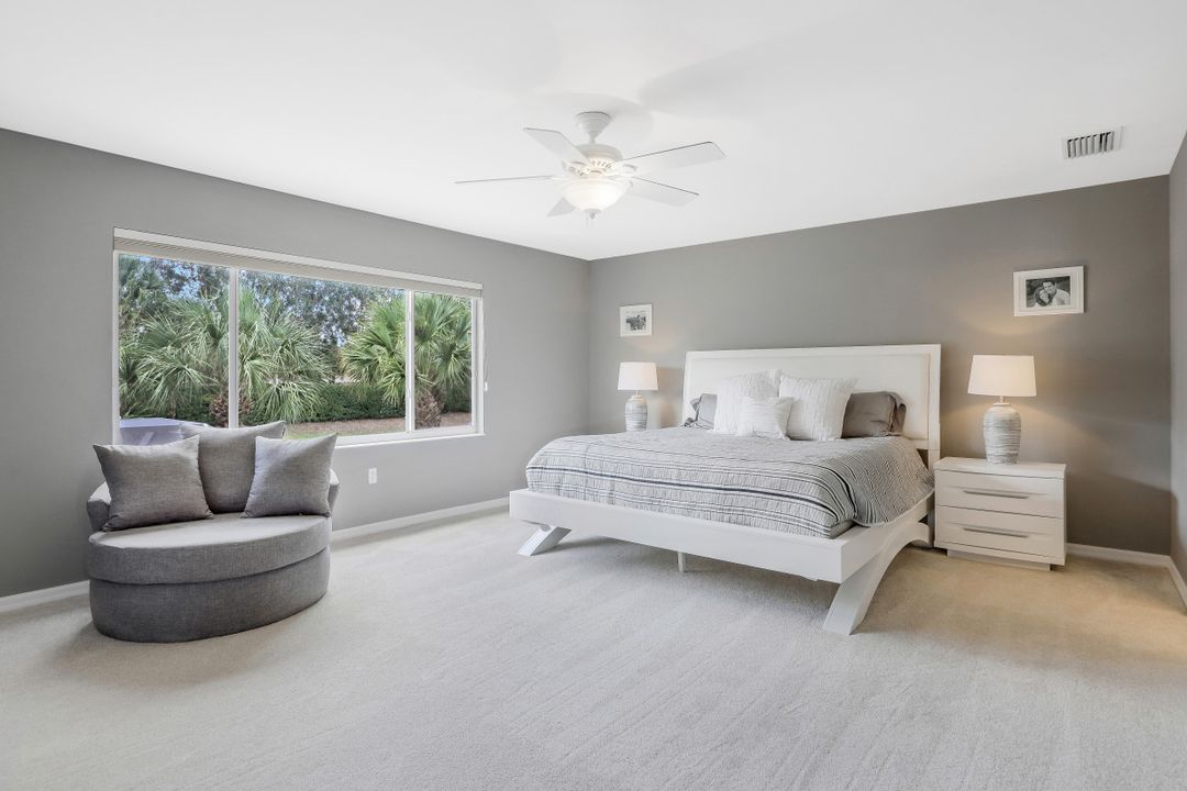 2039 Sagebrush Cir, Naples, FL 34120