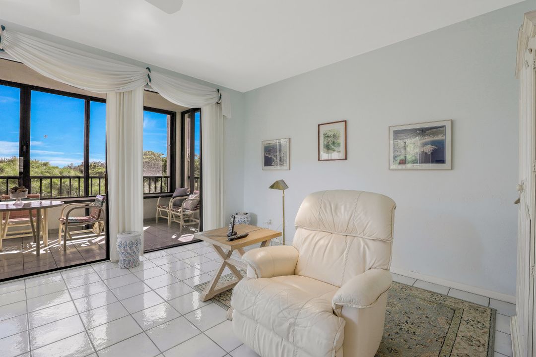 6500 Valen Way #402, Naples, FL 34108