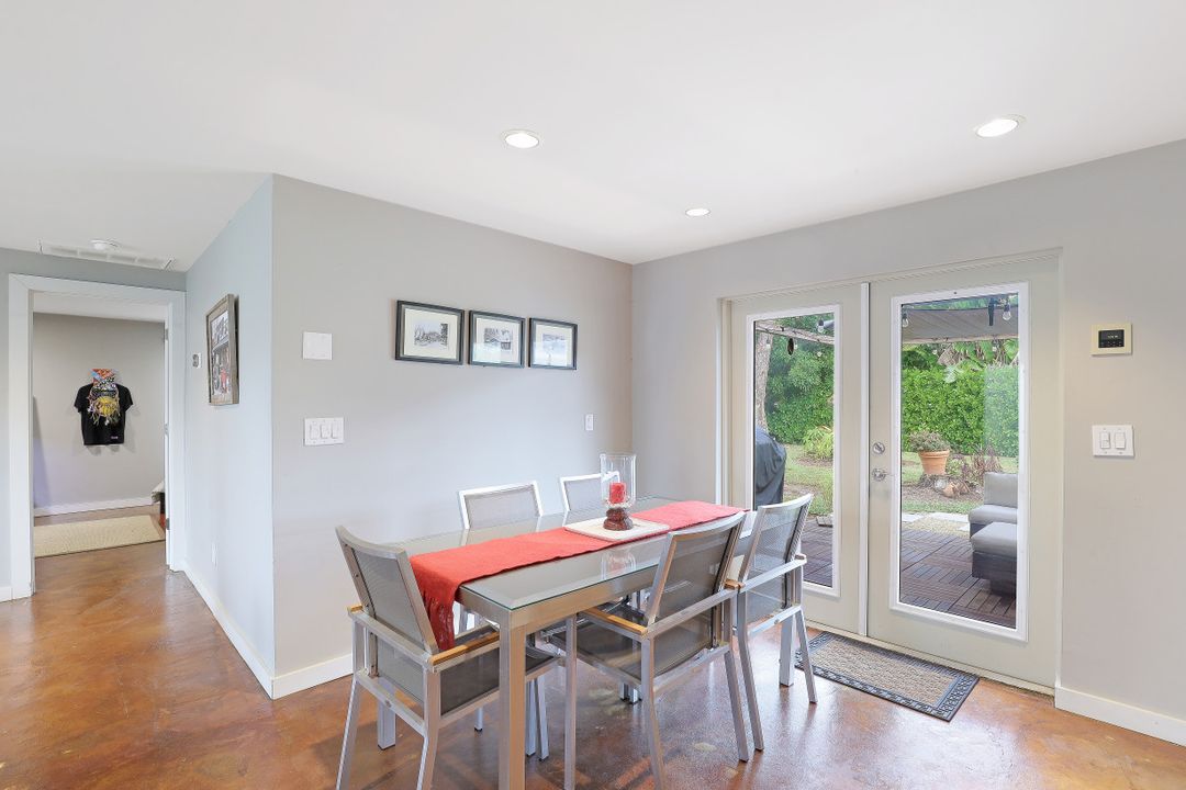 2697 Outrigger Ln, Naples, FL 34104