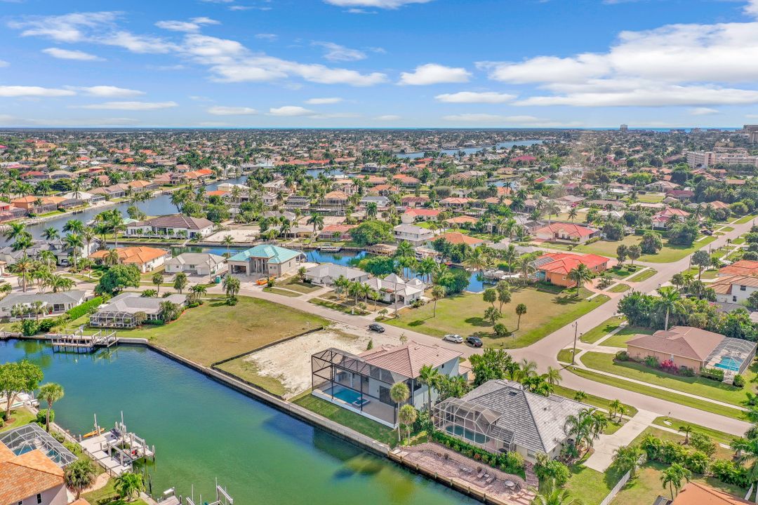 782 Saturn Ct, Marco Island, FL 34145