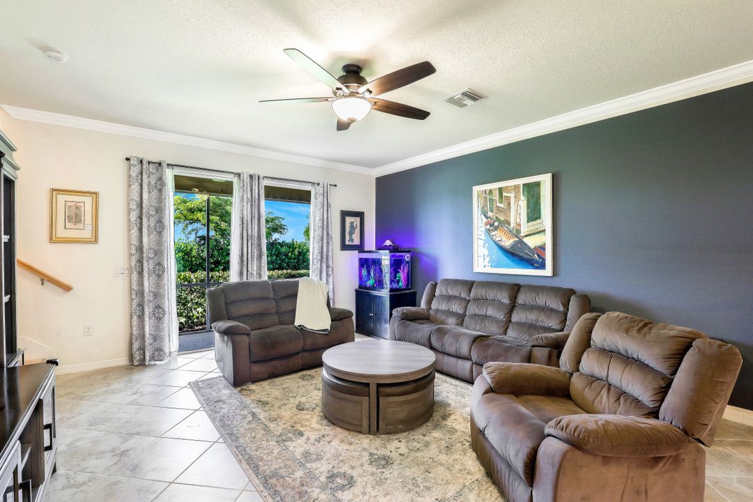 2630 Bloom Ln, Naples, FL 34120