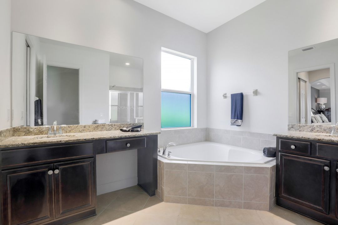 9415 Quarry Dr, Naples, FL 34120