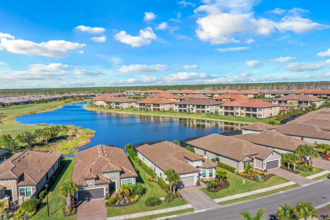 9400 Montelanico Loop, Naples, FL 34119