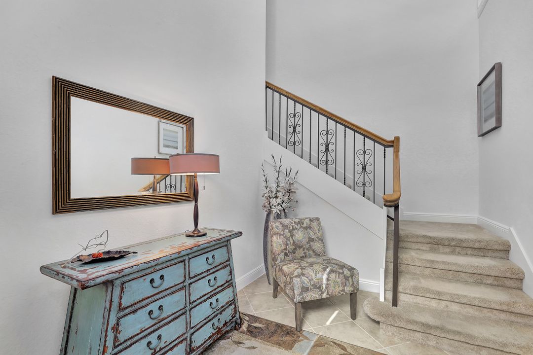 9243 Tesoro Ln #204, Naples, FL 34114