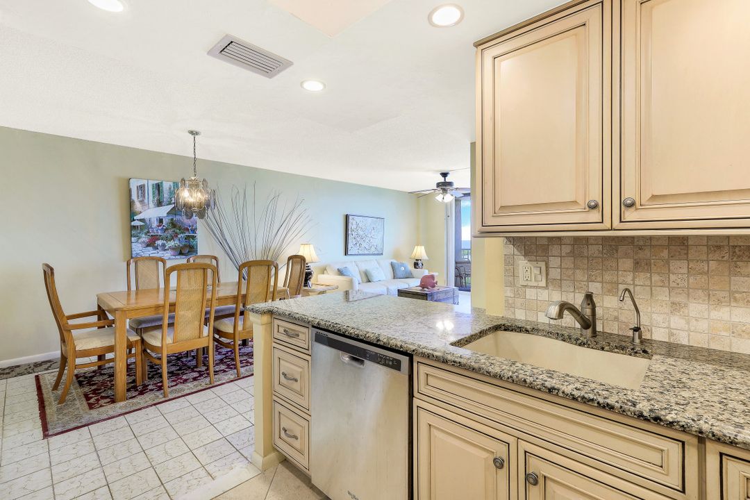 320 Seaview Ct #1210, Marco Island, FL 34145