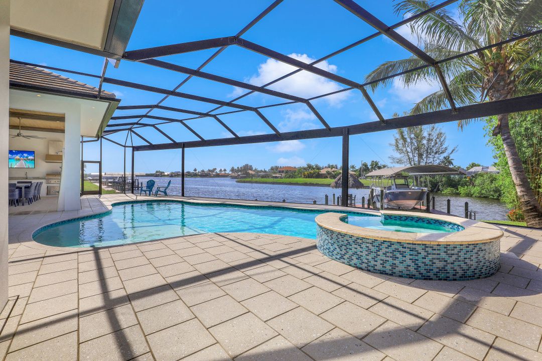 921 W Cape Estates Cir, Cape Coral, FL 33993