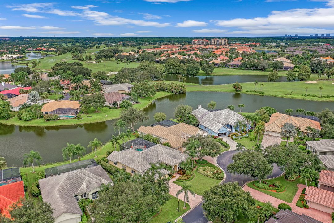 581 Wedgewood Way, Naples, FL 34119