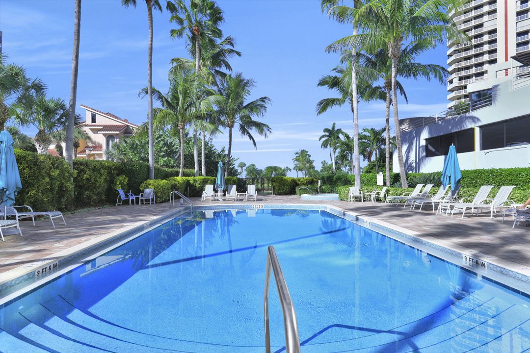 4751 Gulf Shore Blvd N #804, Naples, FL 34103