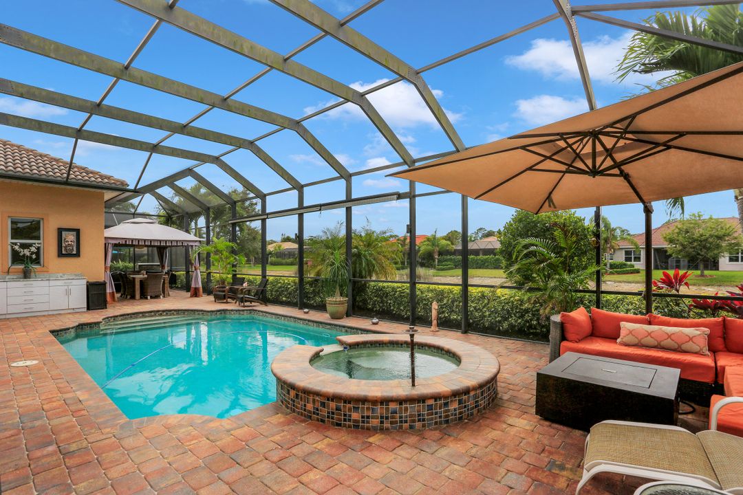 10256 Avonleigh Dr, Bonita Springs, FL 34135