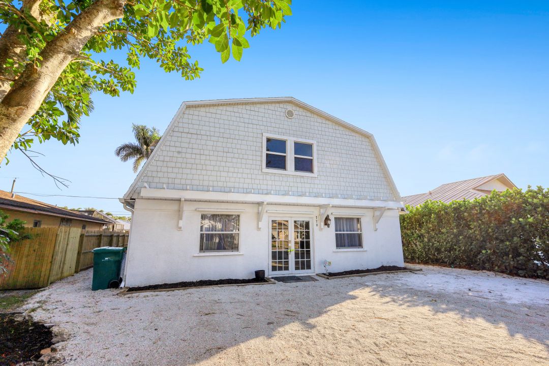 778 100th Ave N, Naples, FL 34108