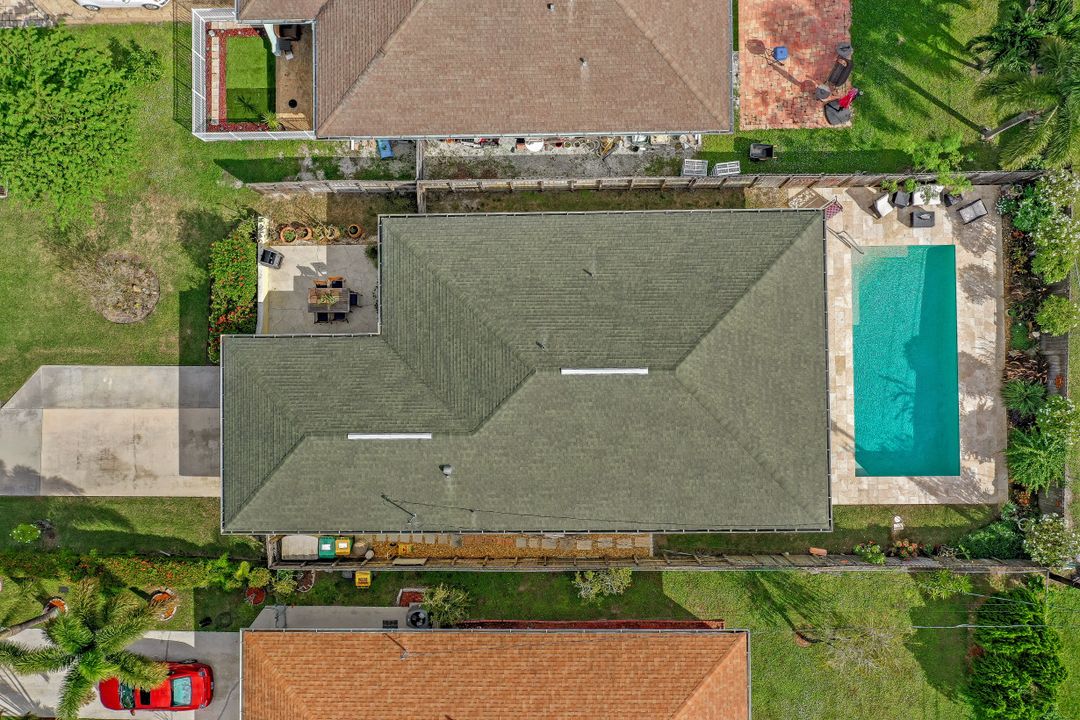 562 100th Ave N, Naples, FL 34108