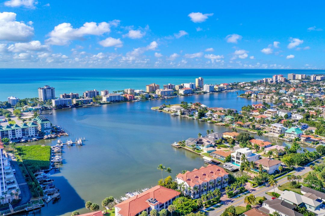 571 Beachwalk Cir #101, Naples, FL 34108