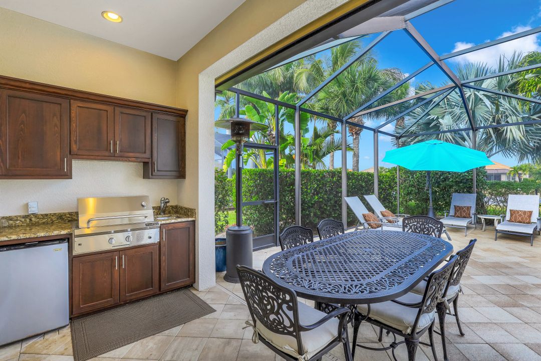 9403 Copper Rock Ct, Naples, FL 34120