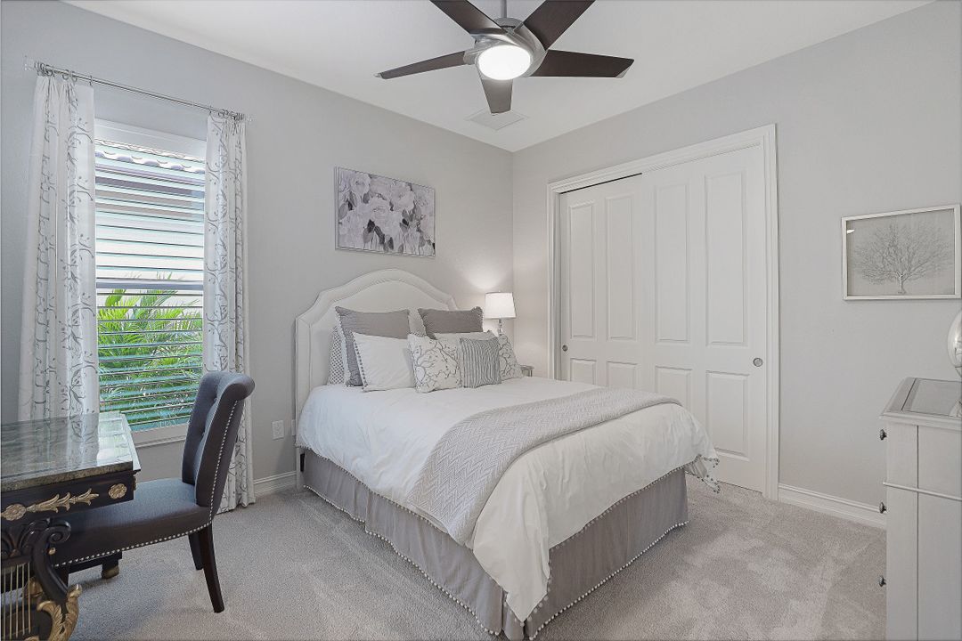 7450 Lantana Cir, Naples, FL 34119