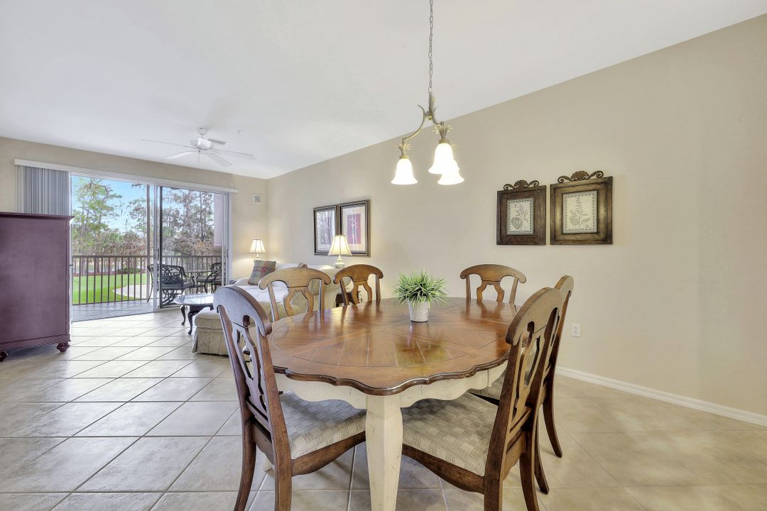 8259 Parkstone Pl #206, Naples, FL 34120