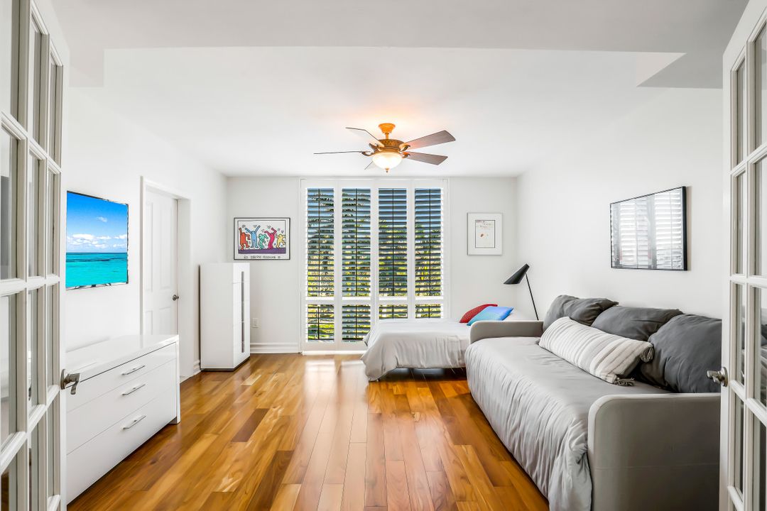 7515 Pelican Bay Blvd #4b, Naples, FL 34108