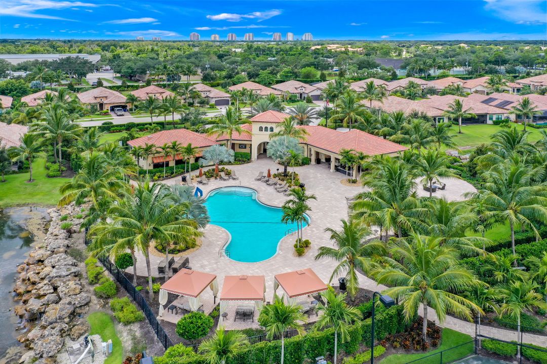 9167 Isla Bella Cir, Bonita Springs, FL 34135