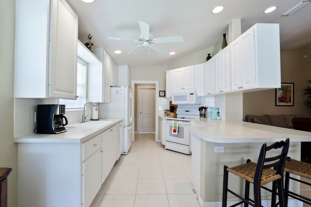 4209 St George Ln, Naples, FL 34119