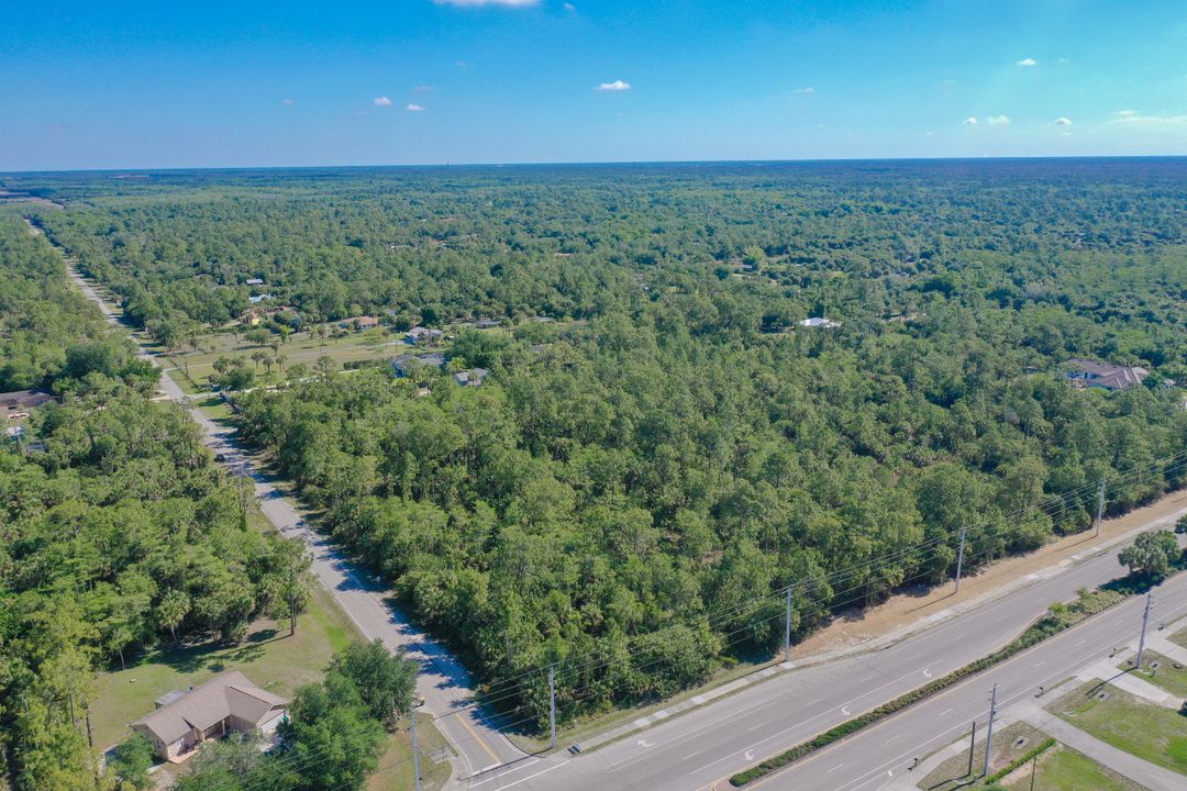 1471 Golden Gate Pkwy, Naples, FL 34105