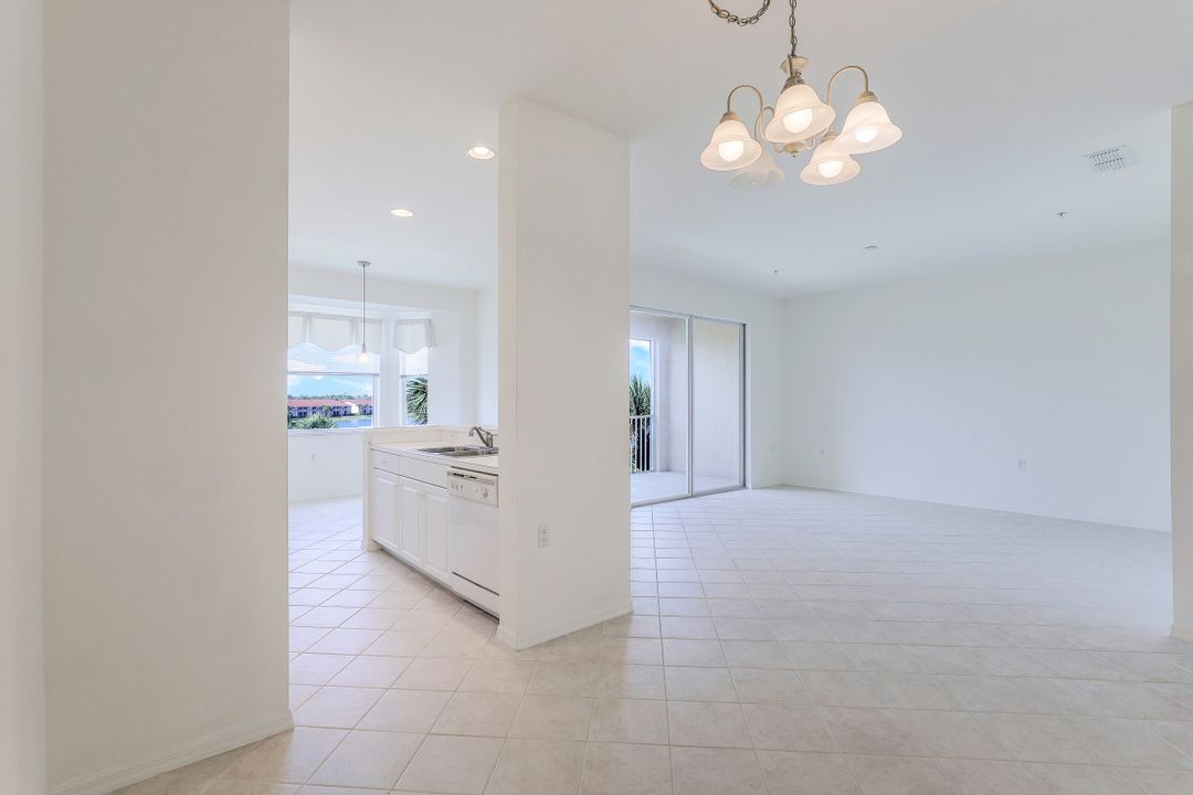 2750 Cypress Trace Cir  #2631, Naples, FL 34119