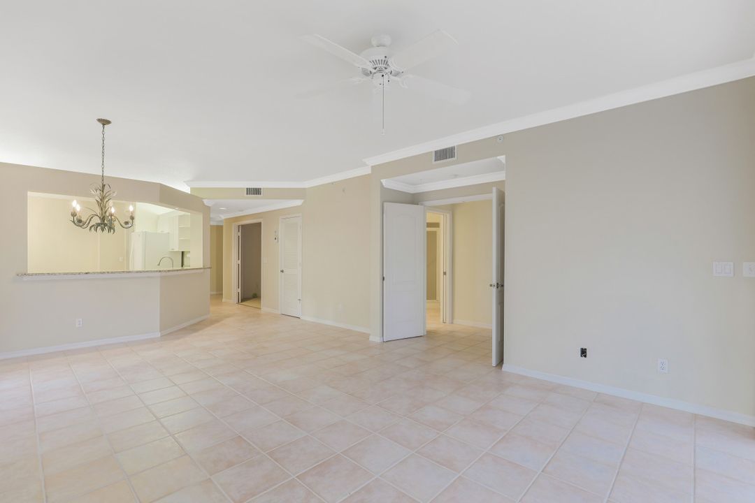 7725 Pebble Creek Cir #206, Naples, FL 34108