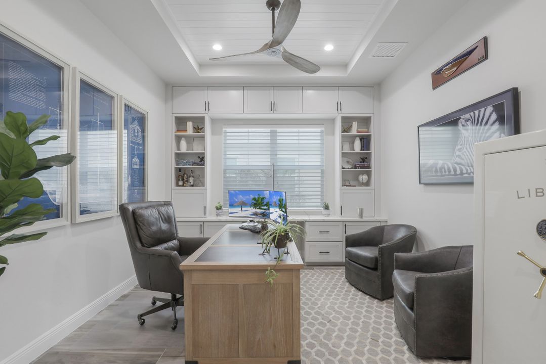 8967 St Lucia Dr, Naples, FL 34114