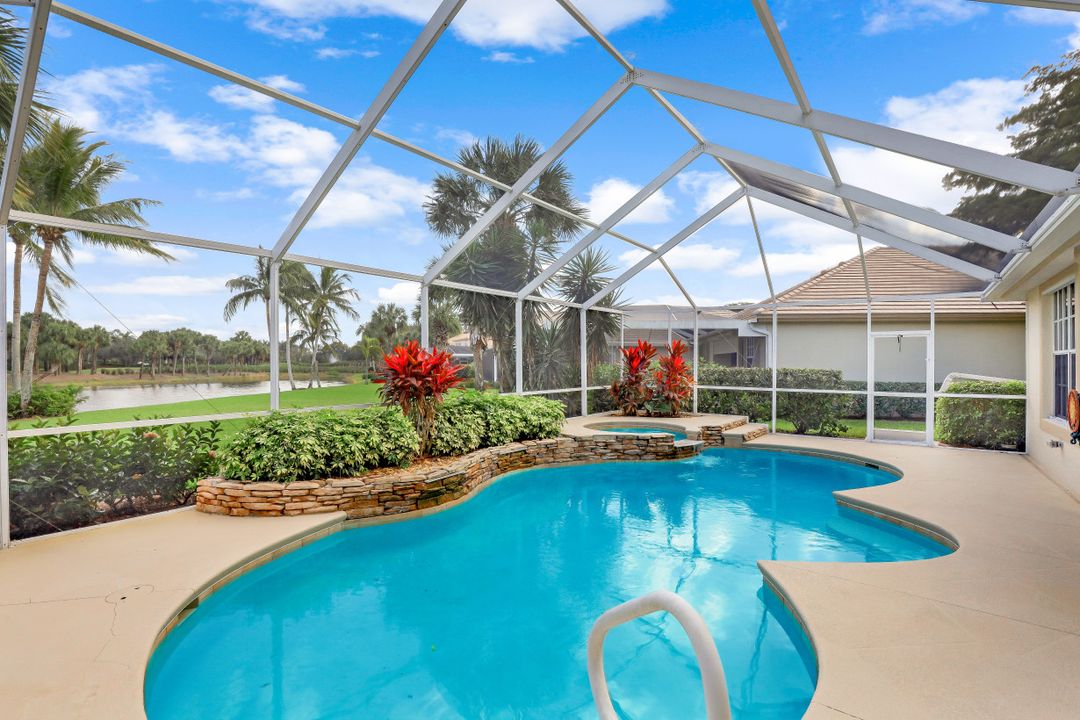 23181 Oakglen Ln, Bonita Springs, FL 34135