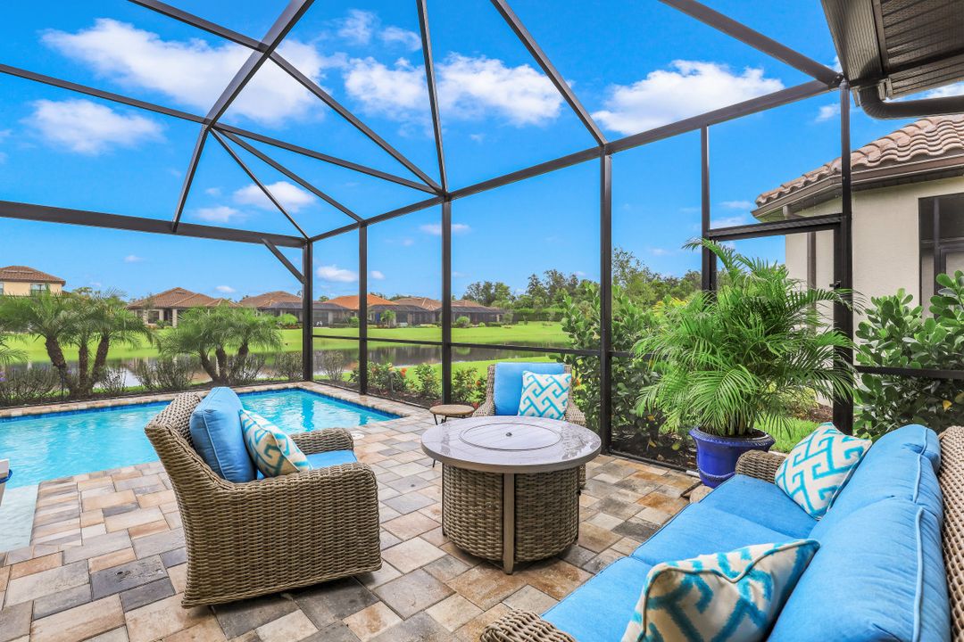 8673 Dilillo Ct, Naples, FL 34119