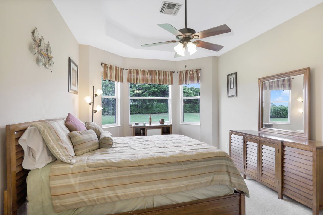 3560 Dandolo Cir, Cape Coral, FL 33909