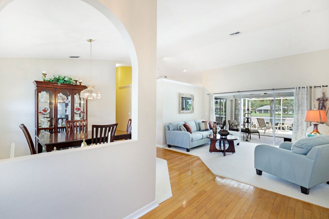 7563 Woodland Bend Cir, Fort Myers, FL 33912