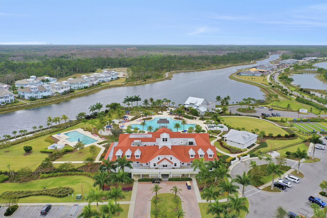 6462 Warwick Ave, Naples, FL 34113