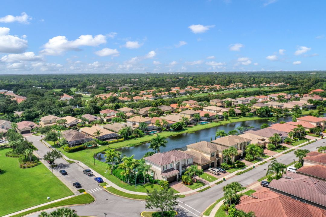 6558 Monterey Point, Naples, FL 34105