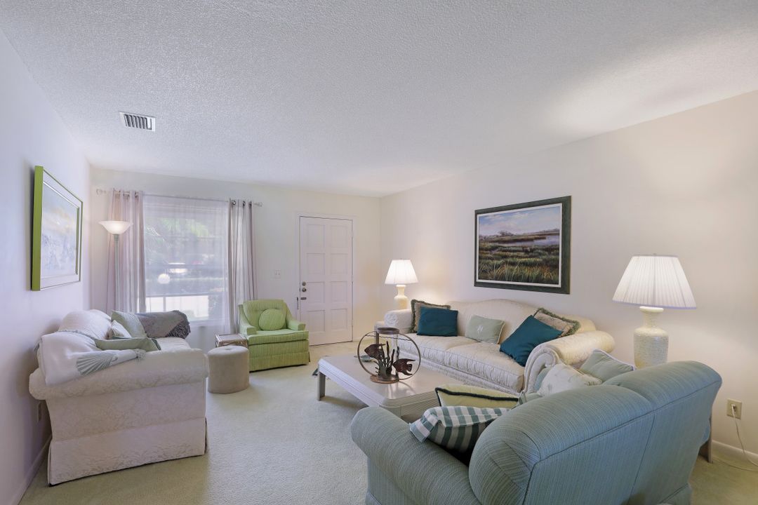 1017 Forest Lakes Dr, Naples, FL 34105