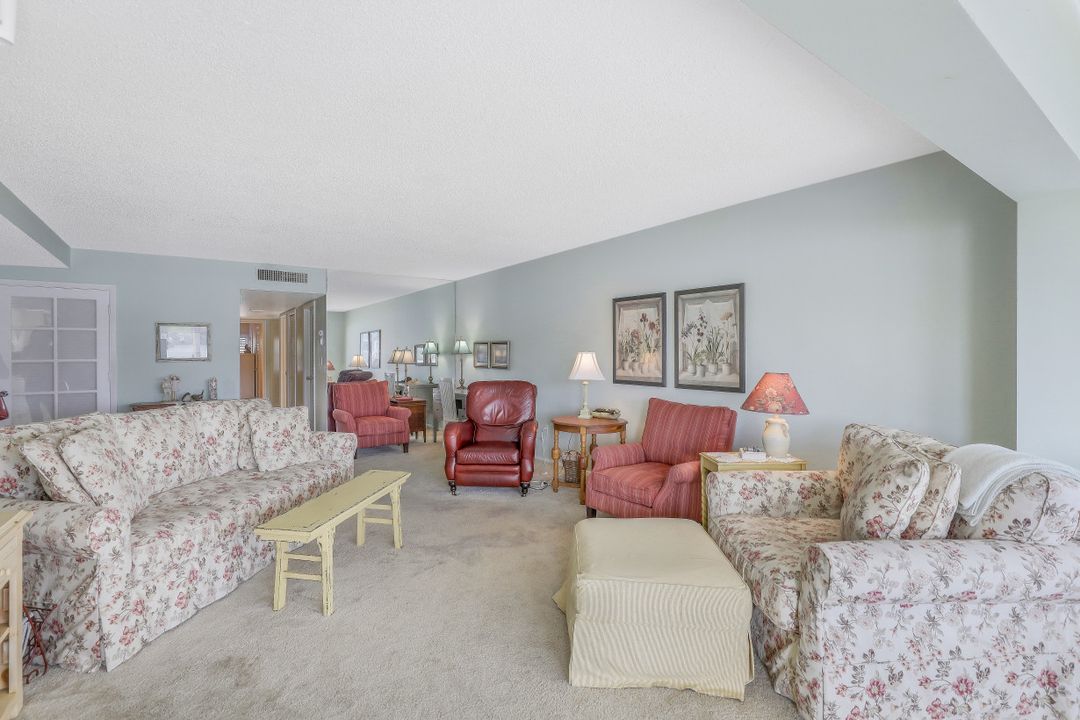 3400 Gulf Shore Blvd N #J-1, Naples, FL 34103