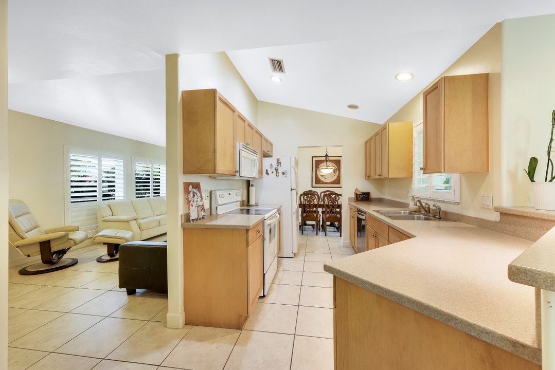 5 SE 20th Pl, Cape Coral, FL 33990