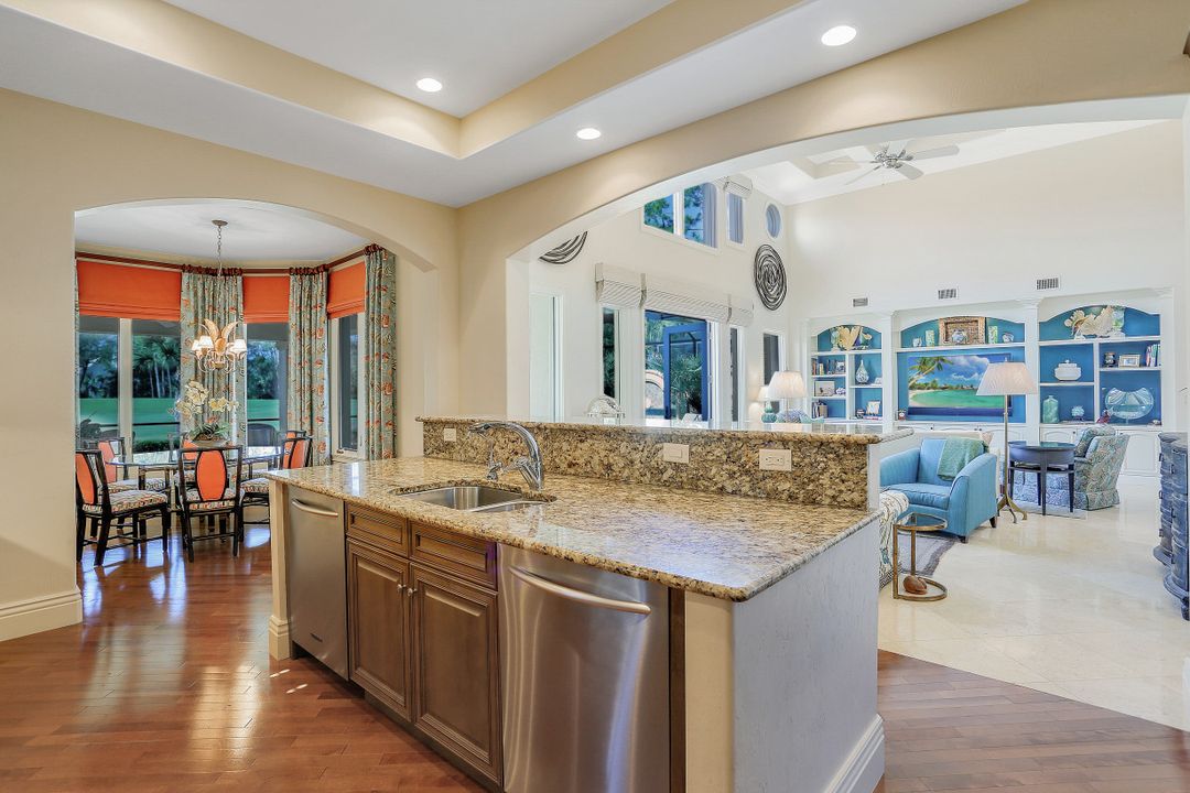 2911 Tiburon Blvd E, Naples, FL 34109