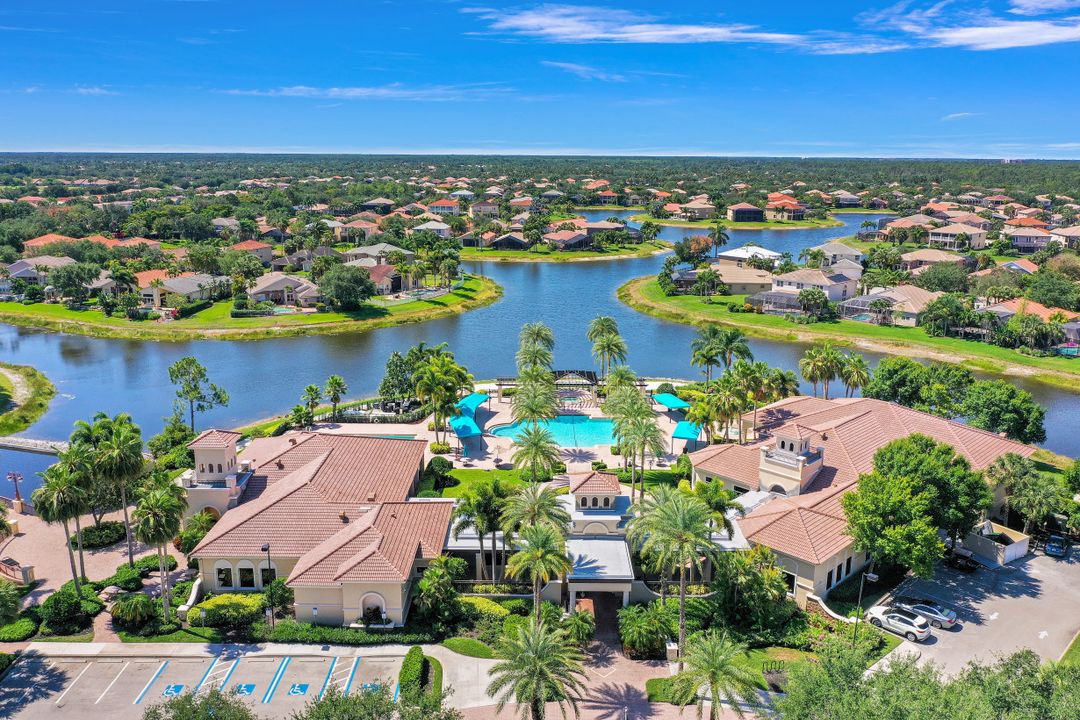 1627 Triangle Palm Terrace, Naples, FL 34119