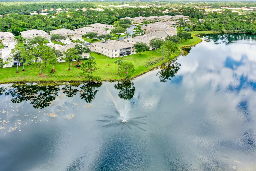 680 Luisa Ln #4, Naples, FL 34104