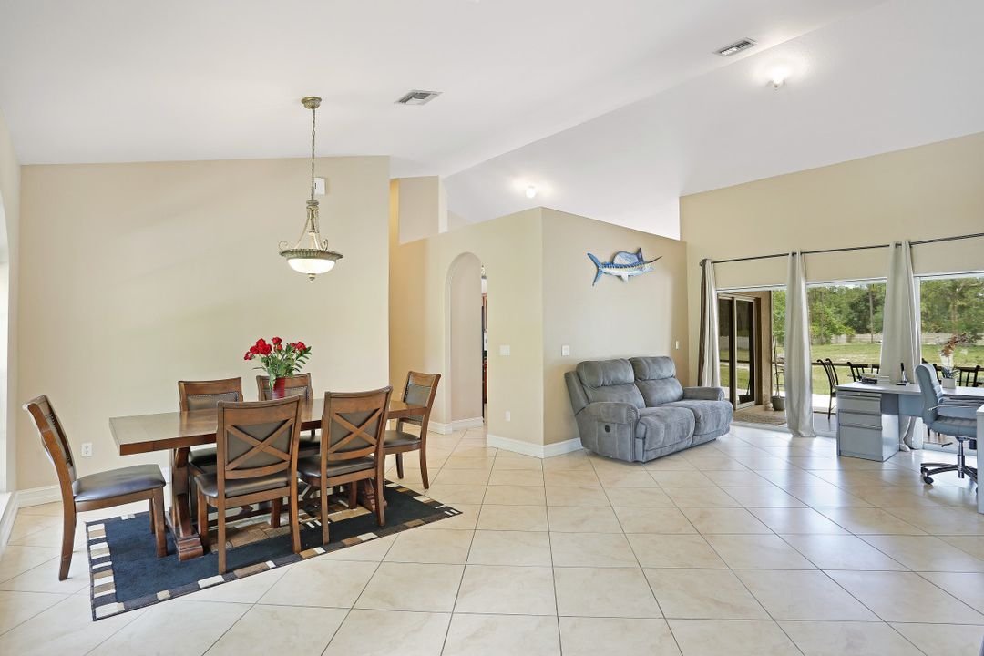 1462 Everglades Blvd N, Naples, FL 34120