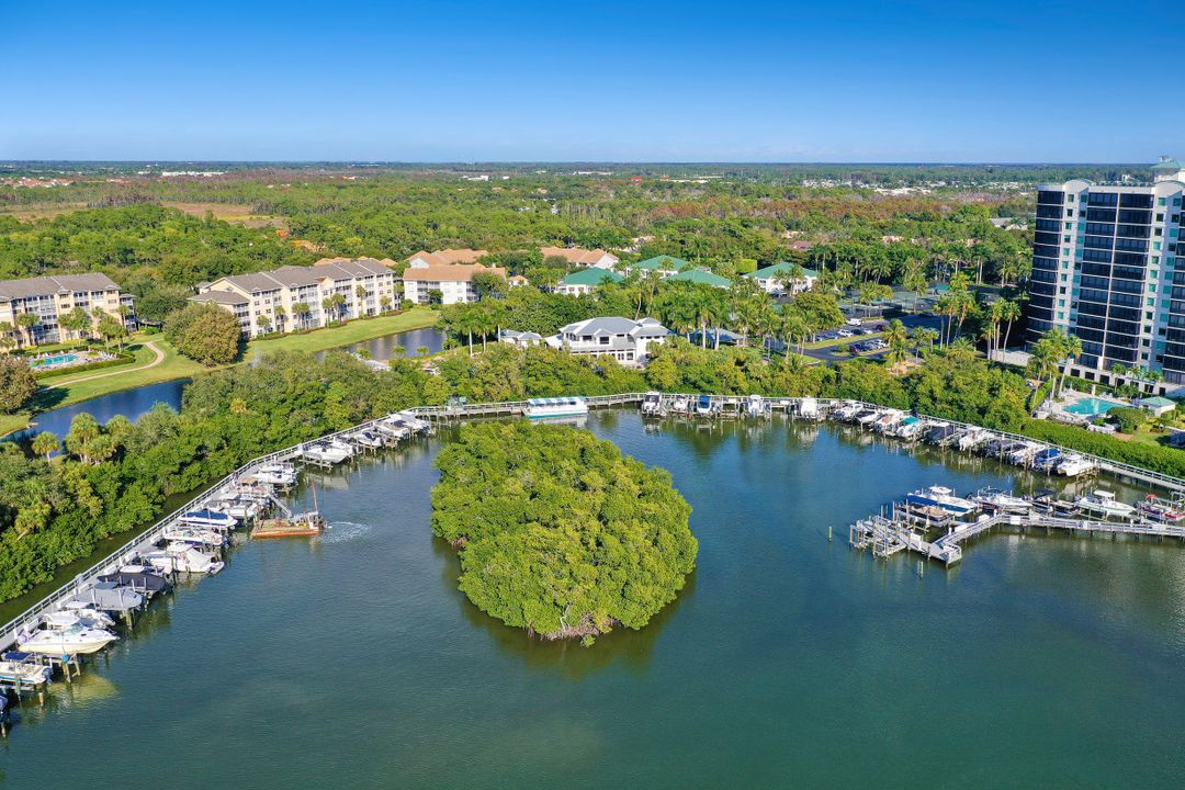 445 Cove Tower Dr #902, Naples, FL 34110